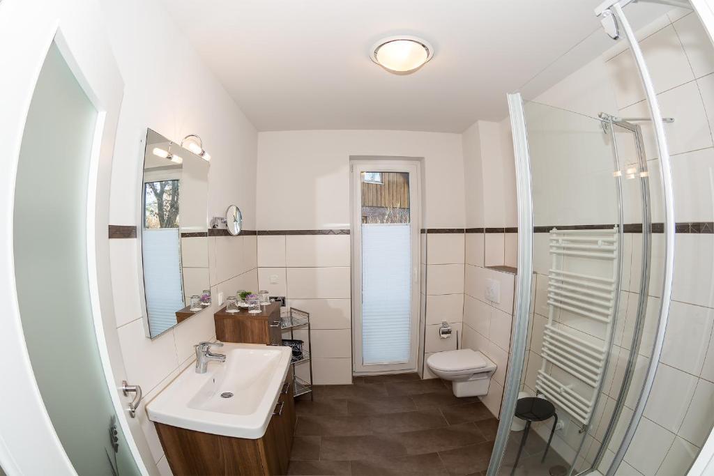 בינץ Apartmenthaus Kleiner Falke חדר תמונה