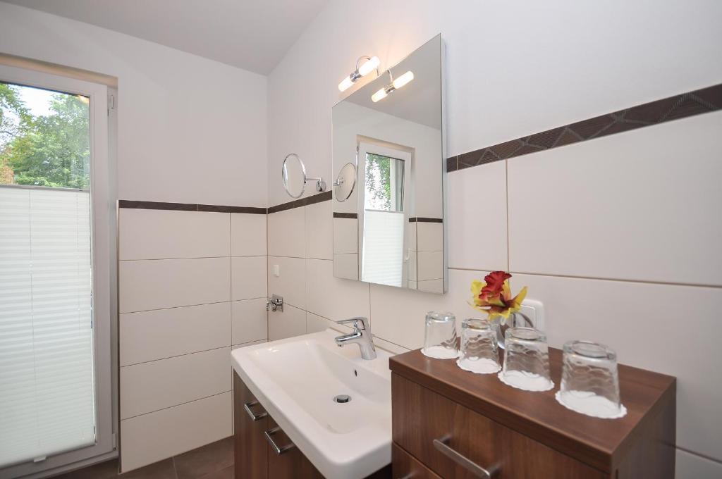 בינץ Apartmenthaus Kleiner Falke חדר תמונה